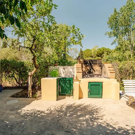 The Pretty House Next To The بيت للعطل *
